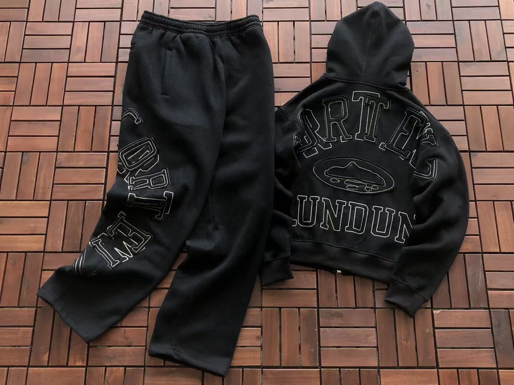 Conjunto Corteiz Alcatraz Lundun Zip Hoodie & Sweatpants
