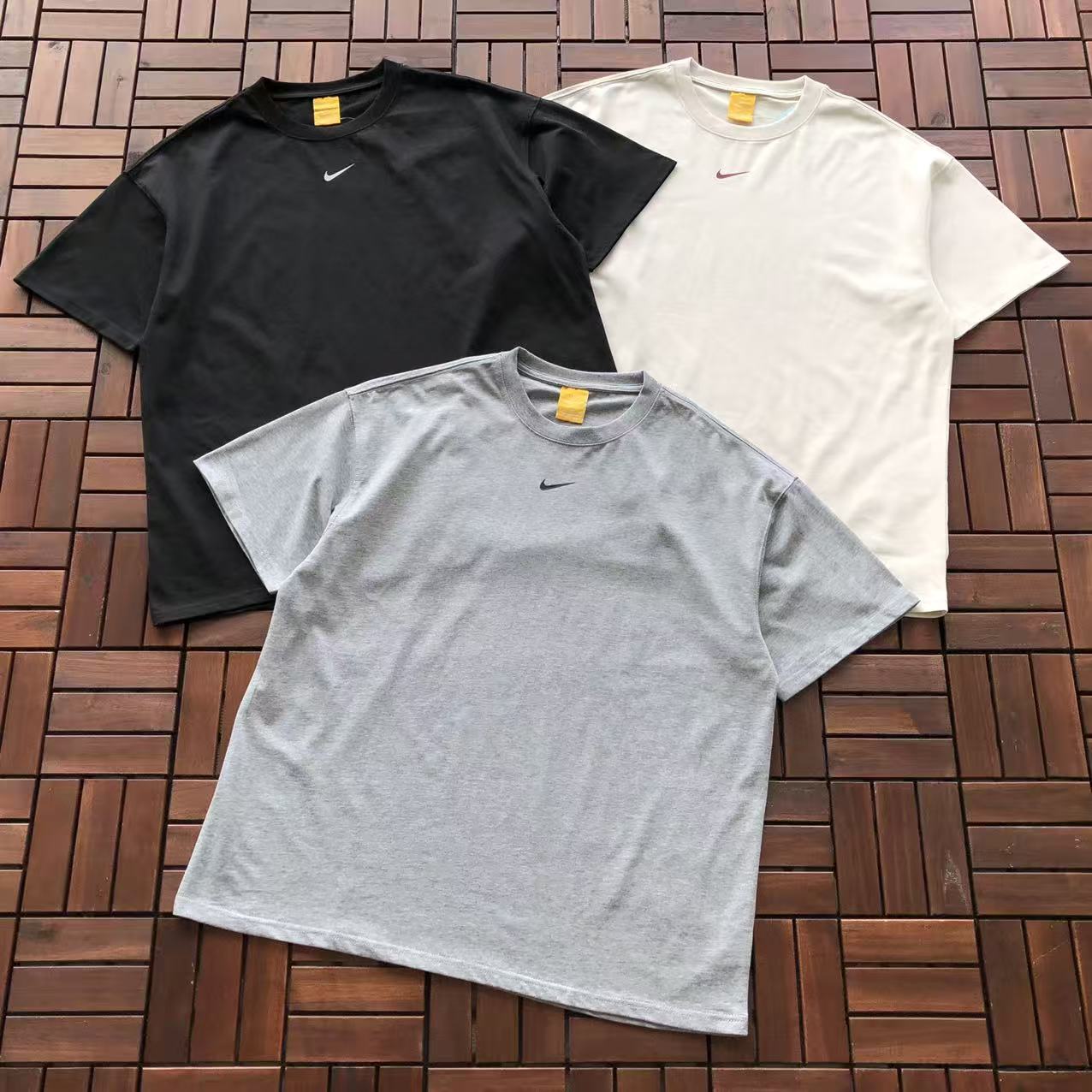 T-Shirt Nike x NOCTA Essential Mini Swoosh