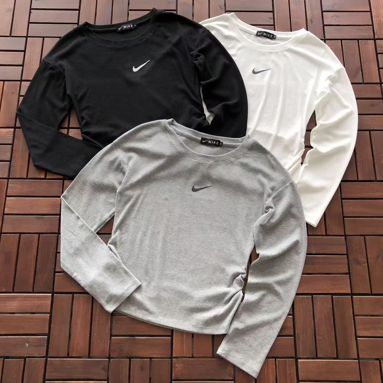Blusa Manga Longa Nike Small Swoosh